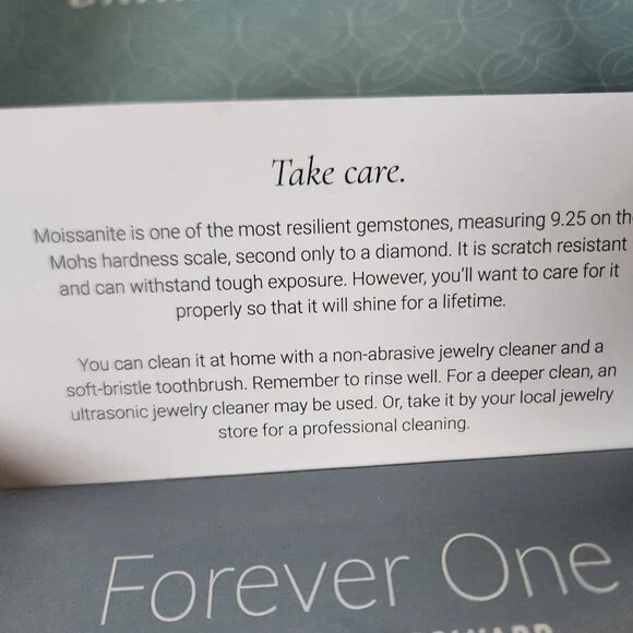 Vintage PLATINUM solitaire ENGAGMENT RING 2 CT Charles Colvard Moissanite. Sz 6 - Picture 5 of 16